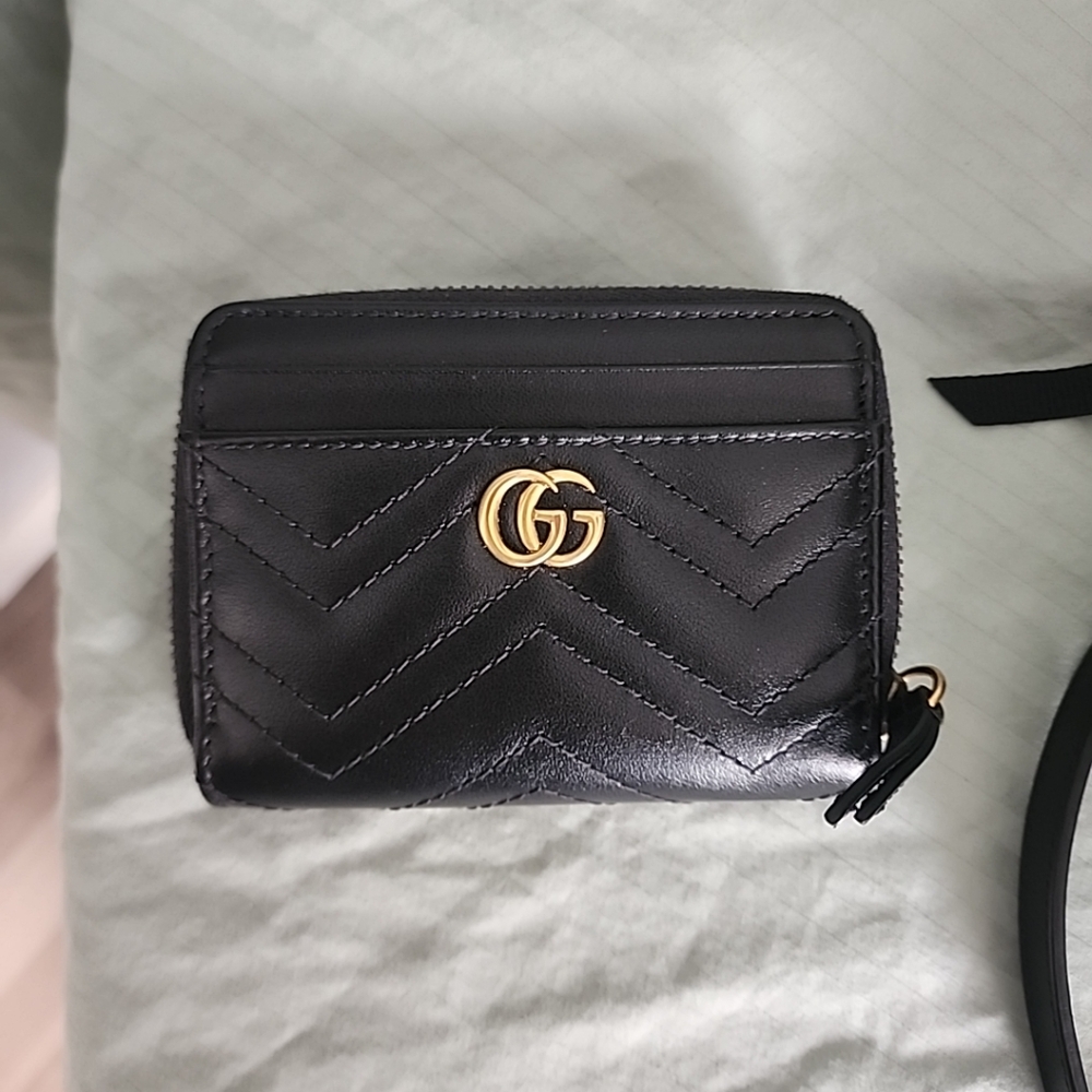SOLD- NWOT Authentic Gucci GG Marmont Card/Wallet Leather Quilted Black Gold